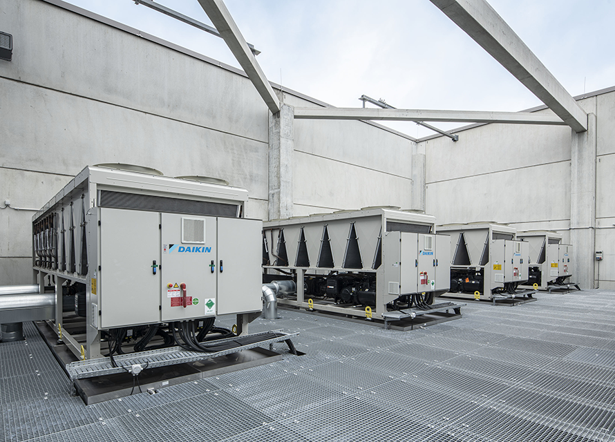 Chillers & Heat Pumps